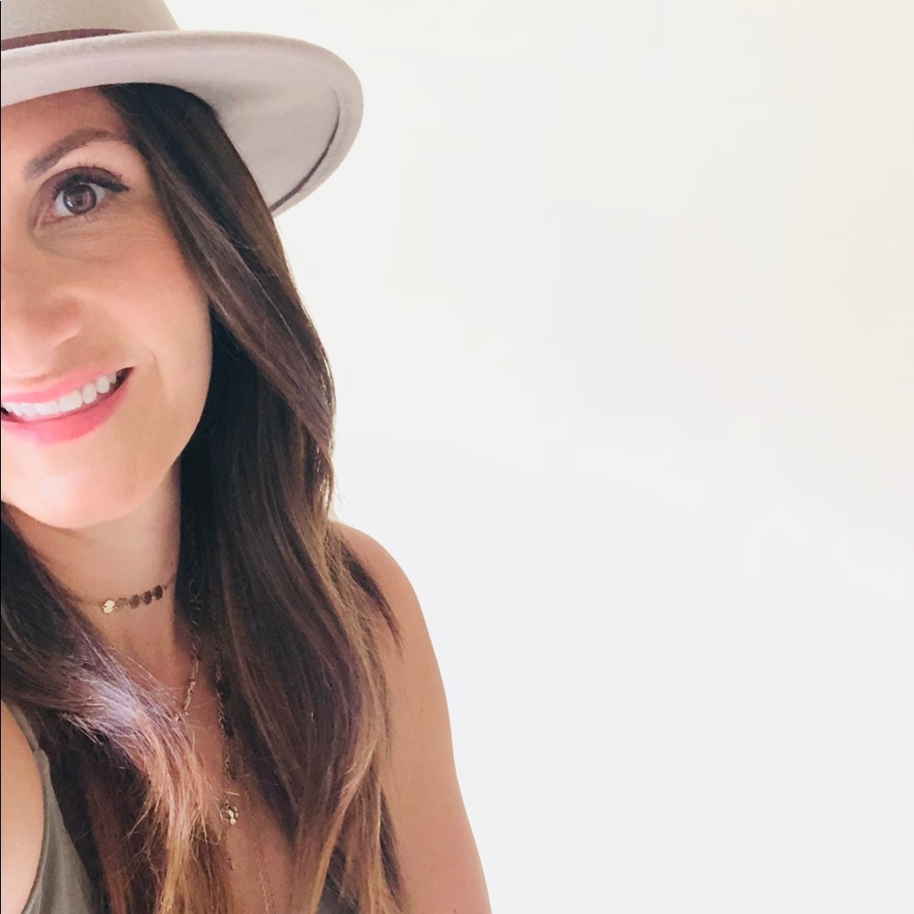 Meet your Posher, Becca